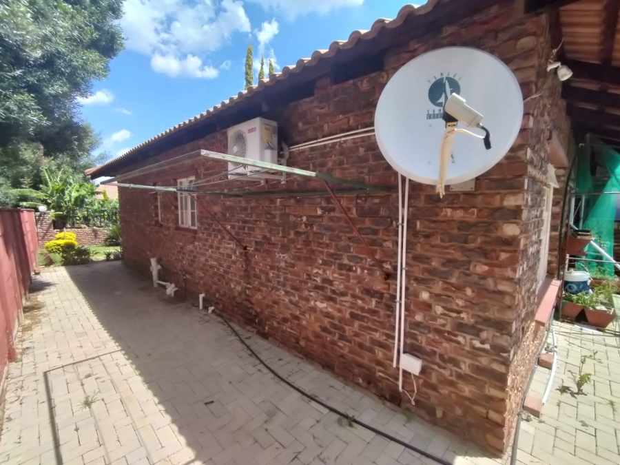 2 Bedroom Property for Sale in La Hoff North West